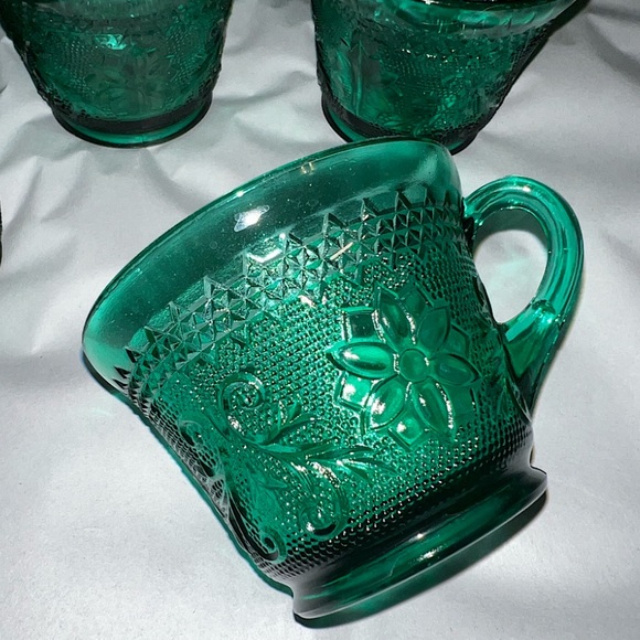 unbranded Other - Vintage Tiara Emerald Pressed Glass Small Teacups